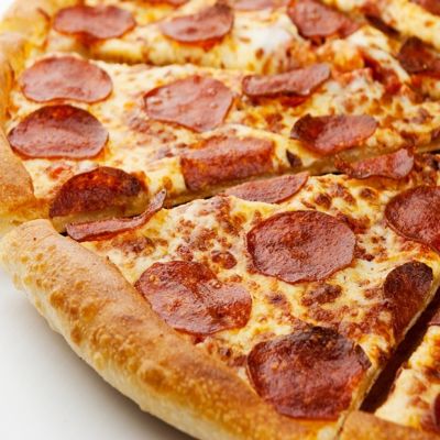 Pizza Pepperoni (2 pointes), collation et jus item