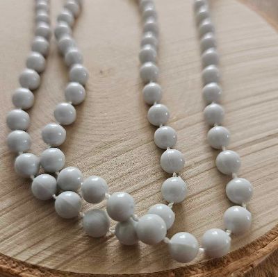 Collier blanc -23 pouces item