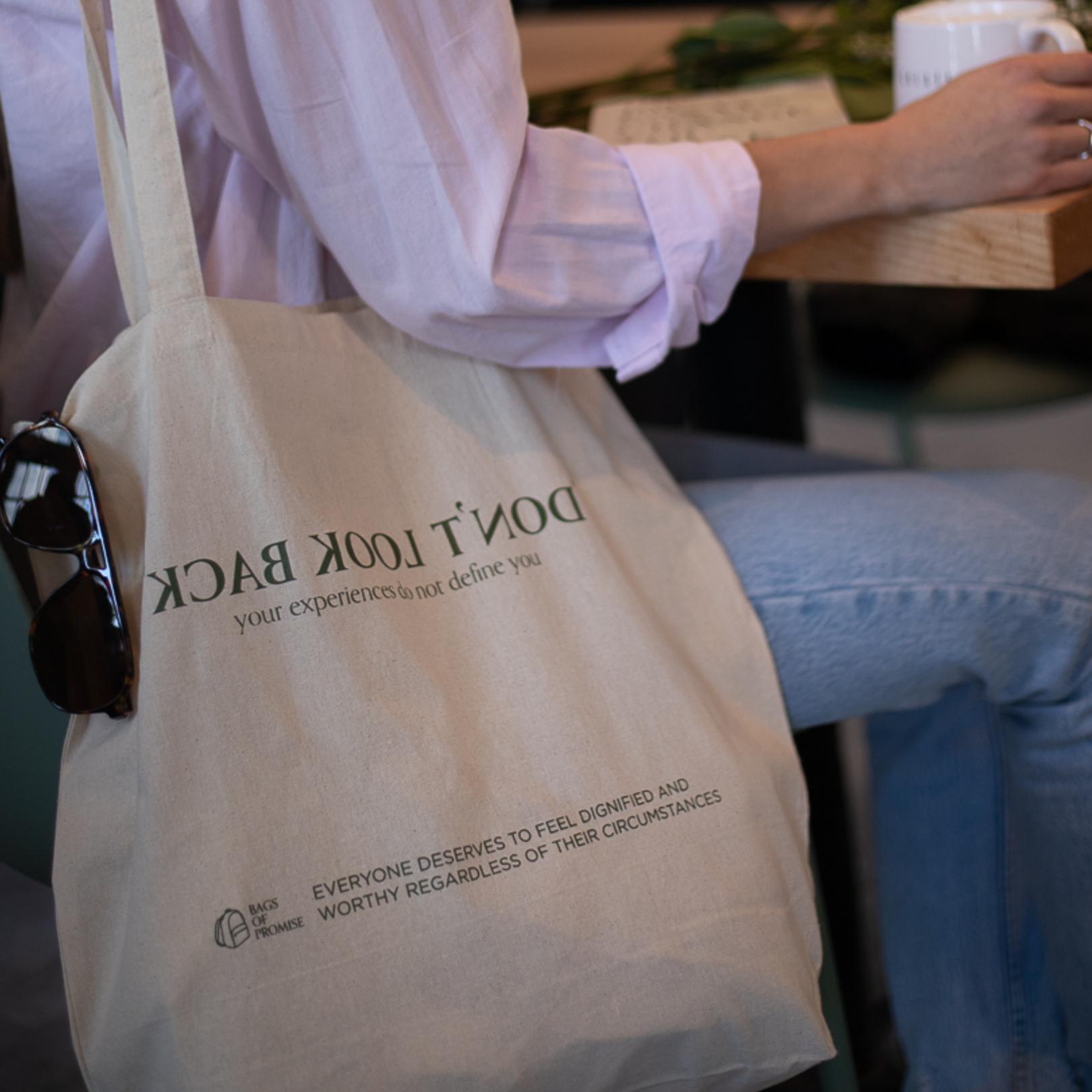 DON'T LOOK BACK item