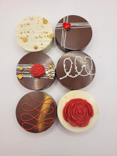 Chocolate Dipped Oreos - 6 pack item