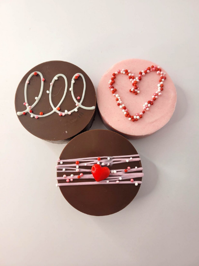 Chocolate Dipped Oreos - 3 pack item
