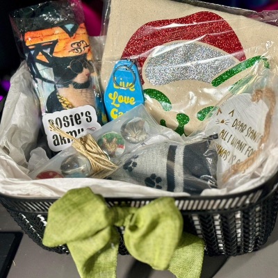 #13 Cat Lover’s Dream Basket item