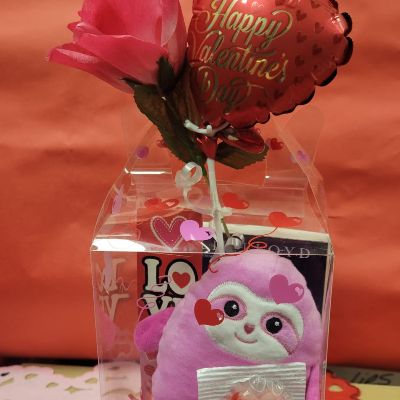 Medium Chapter Book gift box item