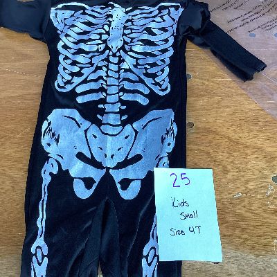 Kids size 4T #25 item